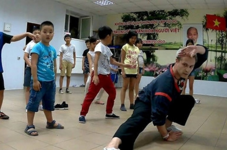 Võ sư Andrey Syvash mong truyền bá Kim Liên Hoa phái khắp Ukraine