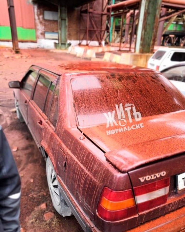 Mưa màu đỏ xuất hiện tại Nga mua mau do xuat hien tai nga