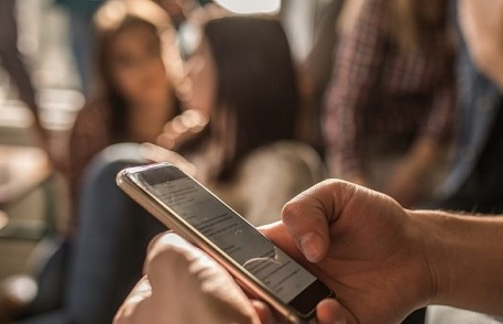 Một nửa dân Mỹ không biết mình đang dùng điện thoại gì