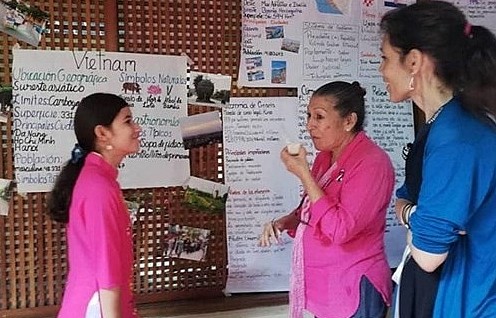 Cô học sinh Venezuela chọn Việt Nam là đề tài thuyết trình tốt nghiệp tiểu học