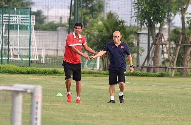 V-League đổi lịch: Chờ câu trả lời của HLV Park Hang-seo