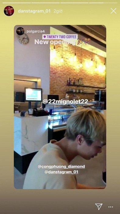 Công Phượng cafe, "chém gió" với ngôi sao Liverpool cong phuong ngoi uong cafe giao luu voi ngoi sao liverpool