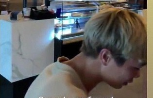 Công Phượng cafe, "chém gió" với ngôi sao Liverpool