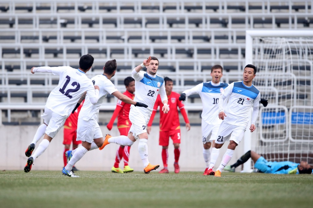 tuyen viet nam dau kyrgyzstan truoc tran gap malaysia