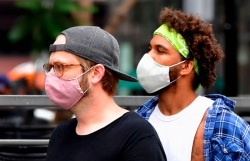 Dịch Covid-19: Chuyên gia kêu gọi giới trẻ Mỹ thay đổi nhận thức và trách nhiệm với xã hội