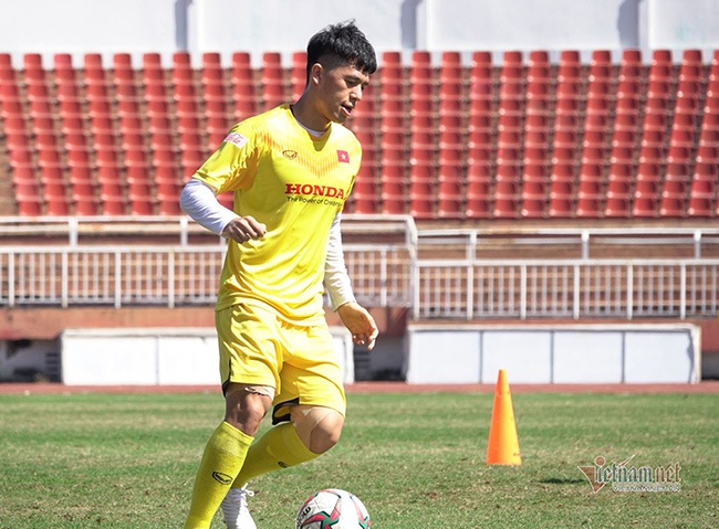 Đình Trọng đang bình phục chấn thương nhanh. 1254 u23 viet nam loai dinh trong don gio hay cai ly cua thay park