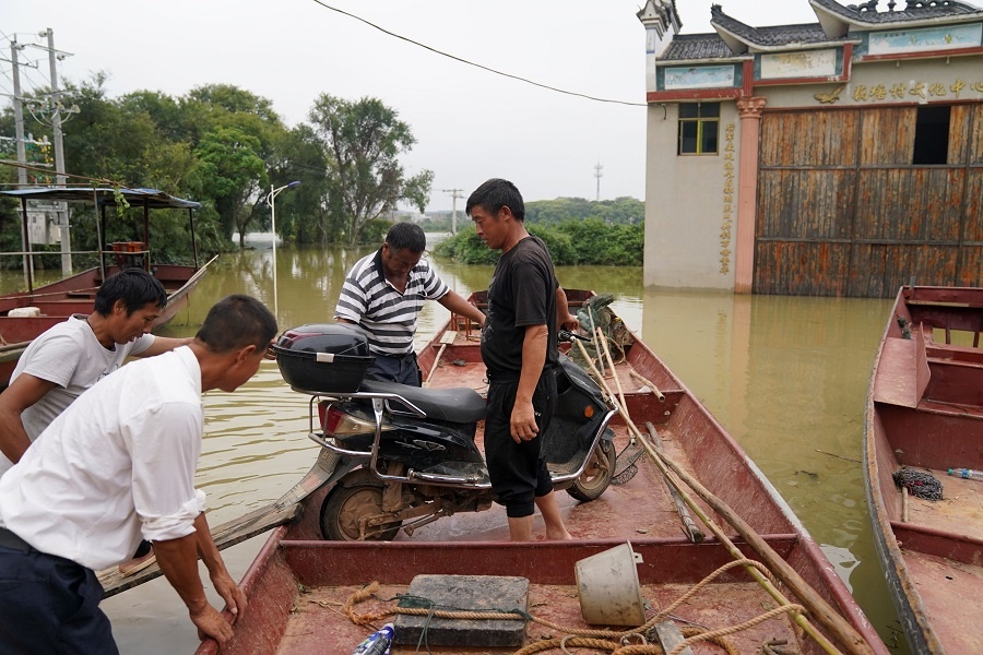 Đợt mưa lũ năm nay đã tàn phá 8,72 triệu mẫu đất nông nghiệp, phá huỷ 28.000 ngôi nhà. Báo Xinhua ước tính Trung Quốc phải chịu mức thiệt hại kinh tế do lũ lụt lên đến 11,75 tỉ USD. 0041 4