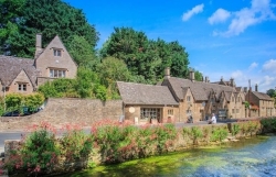 'Nhỏ mà có võ', những thị trấn nhỏ xinh đẹp hút du khách không kém các thành phố nổi tiếng