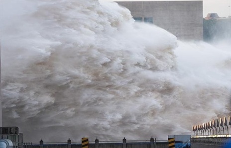 Trung Quốc: Lũ sông Dương Tử đổ bộ, mực nước hồ chứa đập Tam Hiệp dâng cao kỷ lục