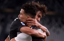 Ronaldo ghi cú đúp, Juventus tiến gần chức vô địch Serie A 2019/2020