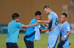 Đà Nẵng thiết quân luật trong tâm dịch Covid-19, V-League hoãn vô thời hạn