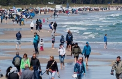 Khác với Mỹ, làm thế nào châu Âu giữ các ca nhiễm Covid-19 ở mức thấp sau khi tái mở cửa?