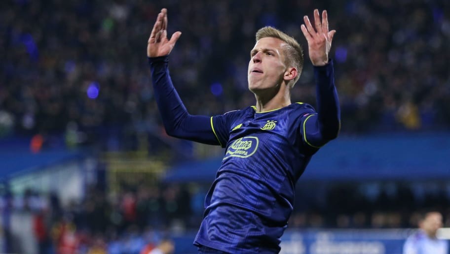 Chuyển nhượng cầu thủ: Chuyển nhượng cầu thủ: