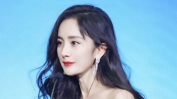 Thần thái hút hồn, nhan sắc nổi bật của Dương Mịch khi dự sự kiện