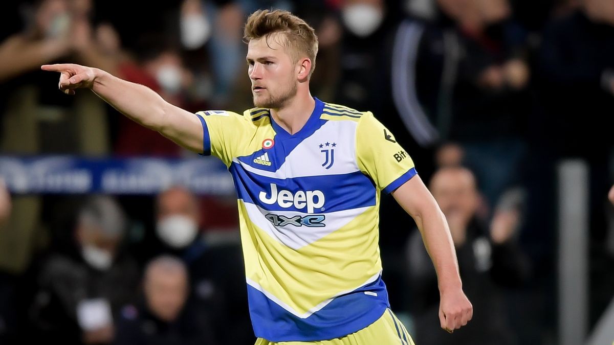 Chuyển nhượng cầu thủ: Man City ra mắt Kalvin Phillips; Chelsea đàm phán mua De Ligt;