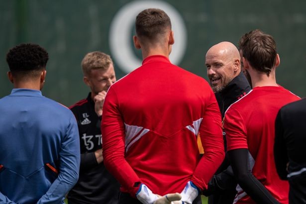 Man Utd: Ra mắt tân binh Tyrell Malacia; có thể De Jong sẽ gia nhập; Man Utd: Ra mắt tân binh Tyrell Malacia; có thể De Jong sẽ gia nhập;