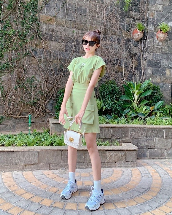 Thương ngày nắng về: Thời trang sinh viên của cô út Vân Vân