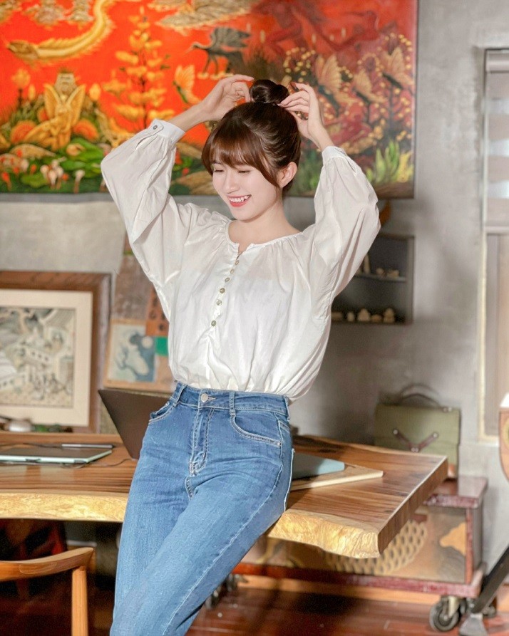 Thương ngày nắng về: Thời trang sinh viên của cô út Vân Vân