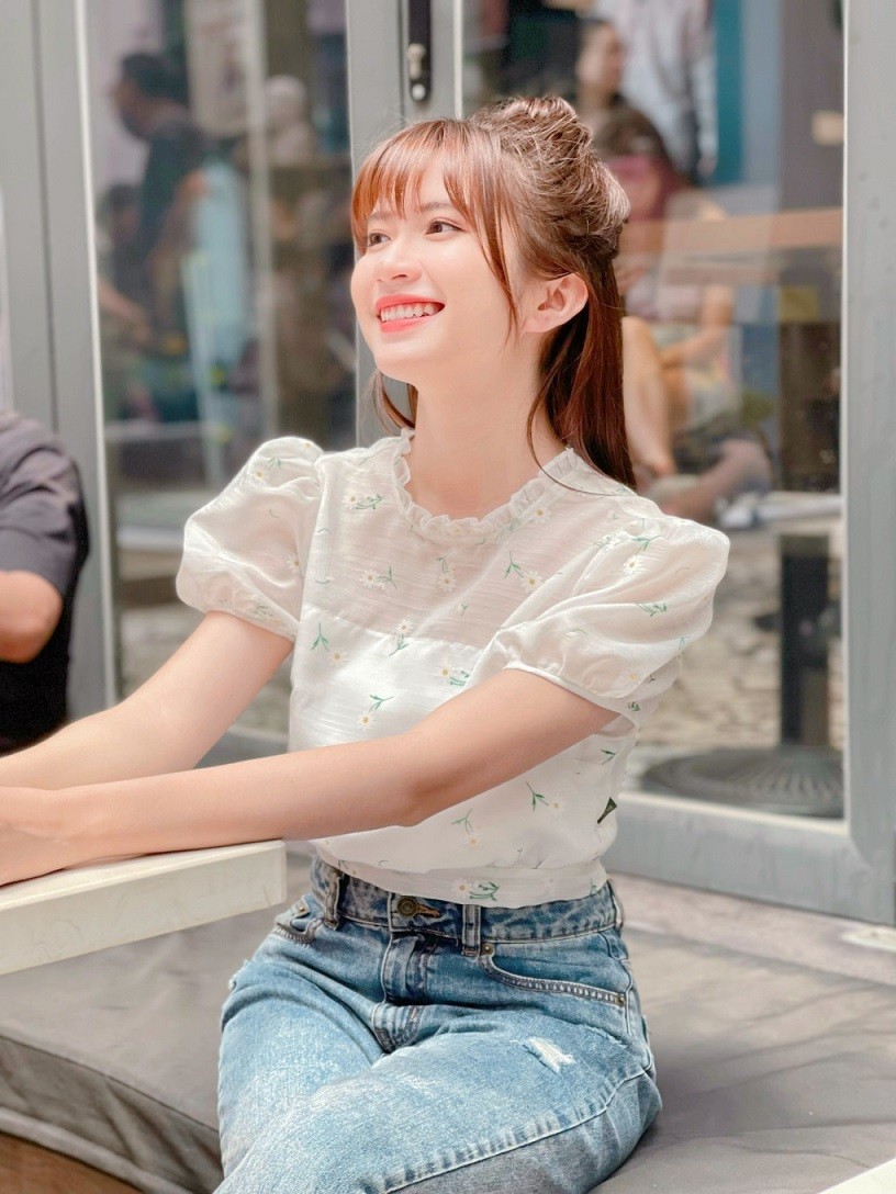 Thương ngày nắng về: Thời trang sinh viên của cô út Vân Vân