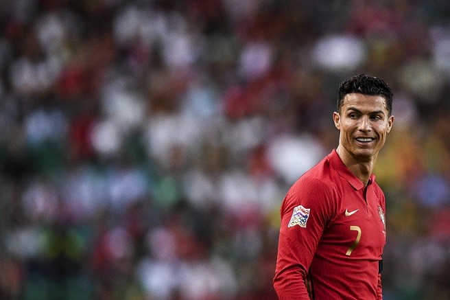 Chuyển nhượng cầu thủ Man Utd:  Barca liên hệ Ronaldo; HLV Erik ten Hag nỗ lực tái hợp trò cũ;