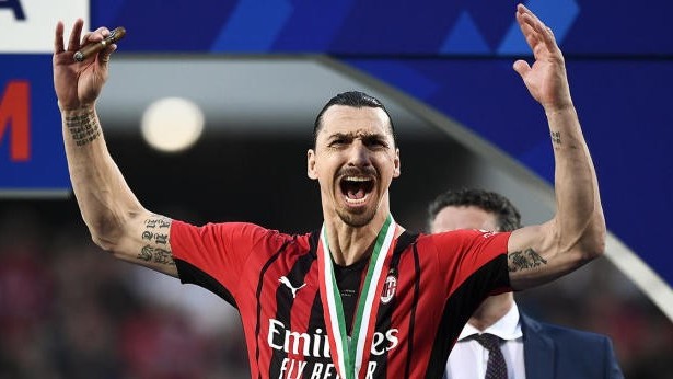 Chuyển nhượng cầu thủ ngày 7/7: Ibrahimovic gia hạn AC Milan; lãnh đạo MU giữ Ronaldo, quan tâm Paulo Dybala