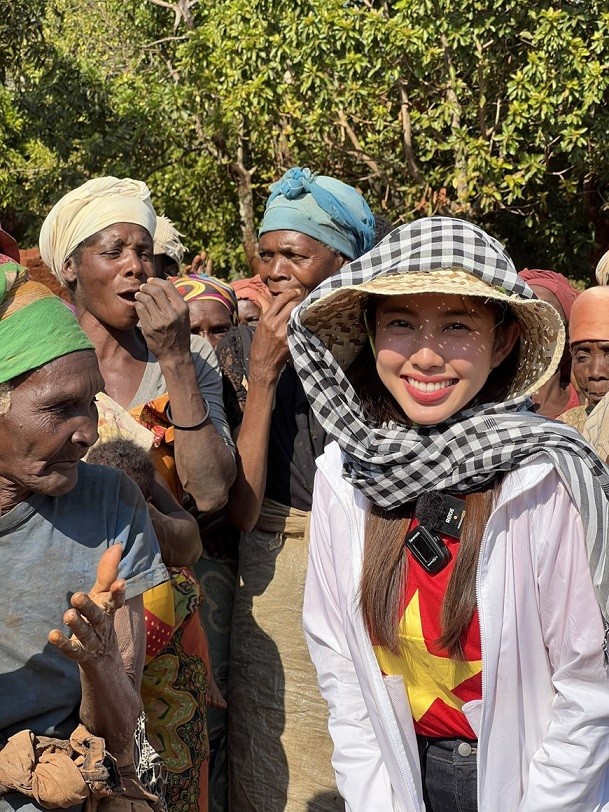 Hoa hậu Thùy Tiên