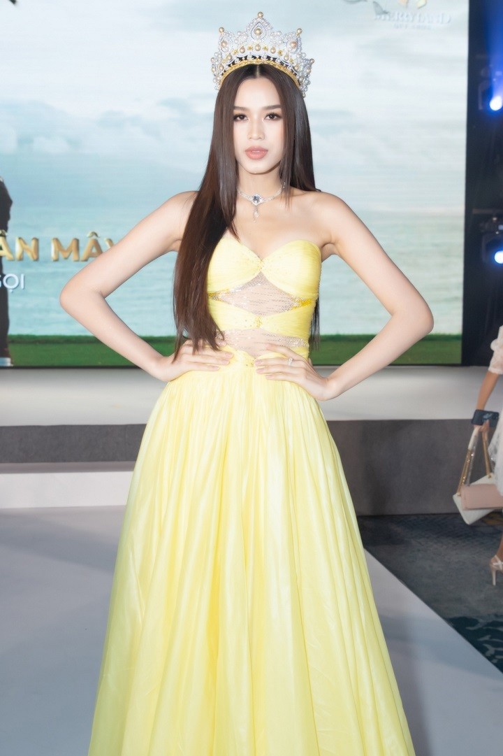 Lương Thùy Linh cùng dàn hoa hậu và á hậu khởi động VCK Hoa hậu Thế giới Việt Nam 2022