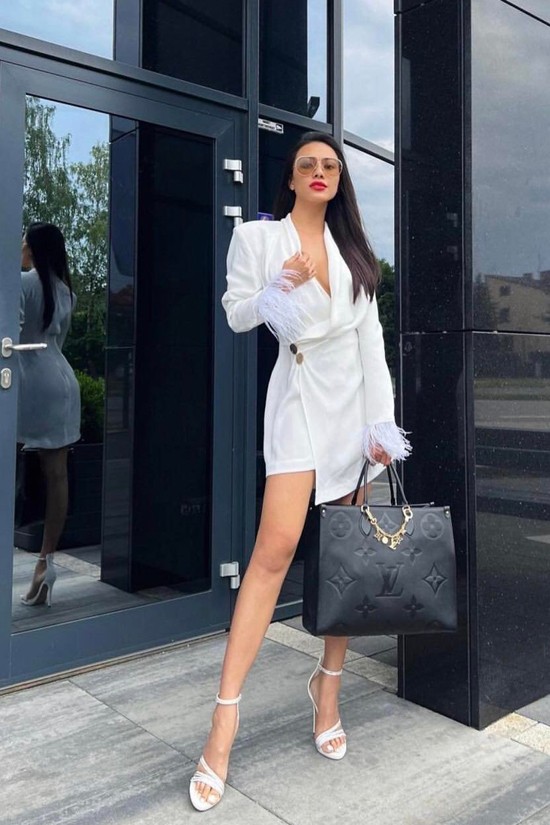 Miss Supranational 2022: Á hậu Kim Duyên diện váy đầm gợi cảm dạo phố Ba Lan