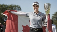 Tay vợt nữ Brooke Henderson giành danh hiệu vô địch Evian Championship