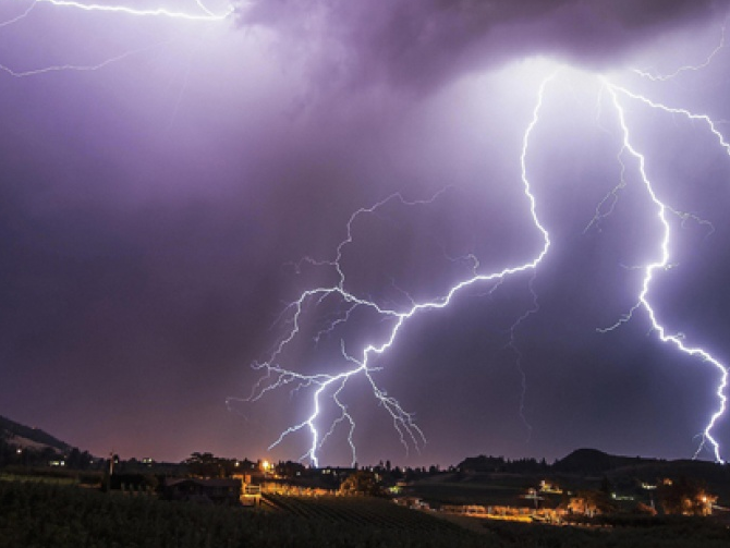 Ấn Độ: Sét lớn làm hơn 30 người thương vong