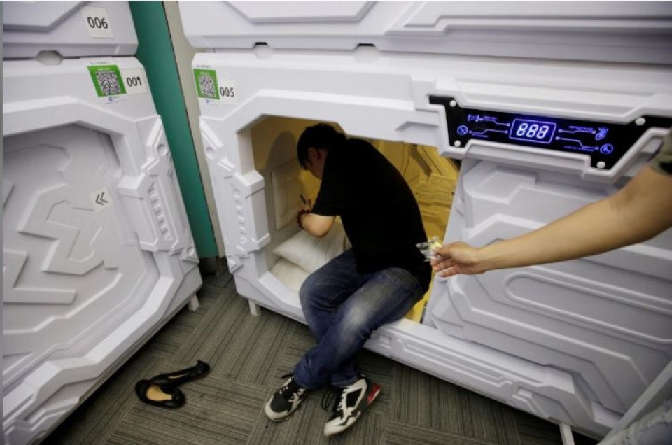 khach san to ken cho nhan vien van phong nghi trua