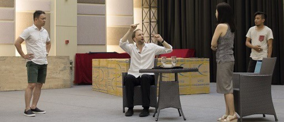 Nhạc kịch "Con dơi" của Johann Strauss lên sân khấu Việt Nam nhac kich con doi cua johann strauss len san khau viet nam