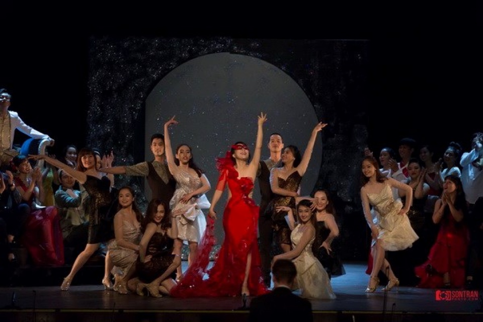 trai nghiem nghe thuat dinh cao cung vo hai nhac kich con doi