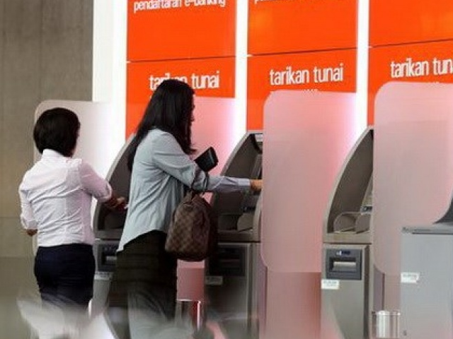 Hàng nghìn cây ATM ở Indonesia bị tê liệt do sự cố vệ tinh