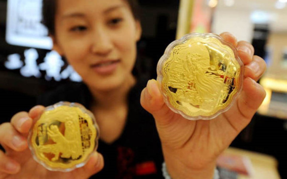 sung sot truoc nhung chiec banh trung thu bang vang rong