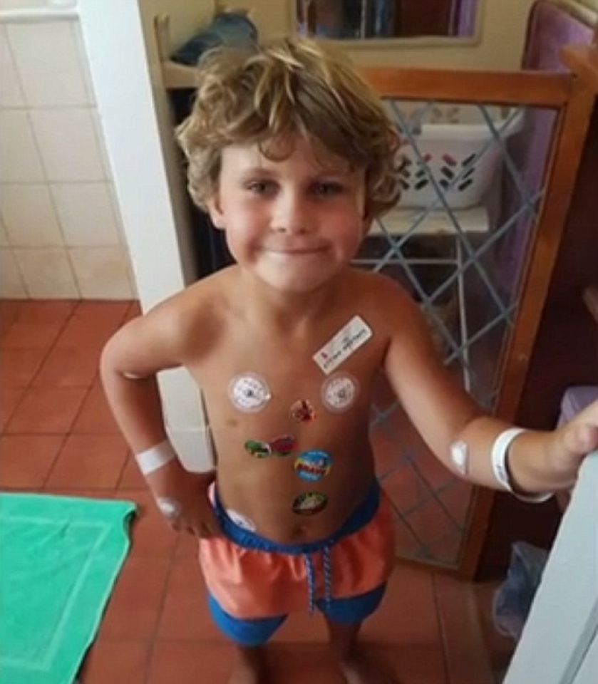 Bé 6 tuổi 2 lần bị rắn độc nhất thế giới cắn vẫn sống sót thần kỳ be 6 tuoi 2 lan bi ran doc nhat the gioi can van song sot than ky