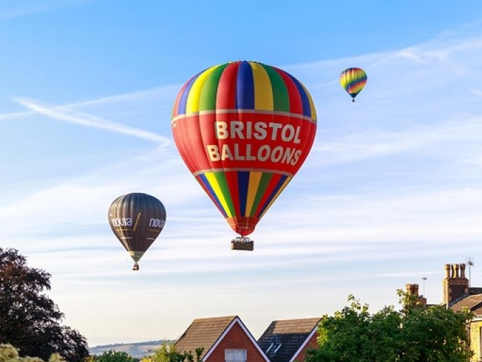 Choáng ngợp trước lễ hội khinh khí cầu lớn nhất châu Âu