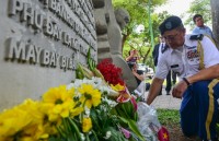 tong thong trump de cu nha thiet ke tui xach la dai su my tai nam phi