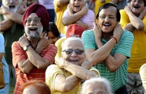 Yoga cười - chỉ 5 phút mỗi ngày cho tinh thần sảng khoái, giải tỏa căng thẳng