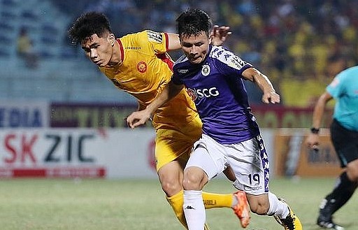 Vì sao V-League vẫn chưa áp dụng công nghệ VAR?