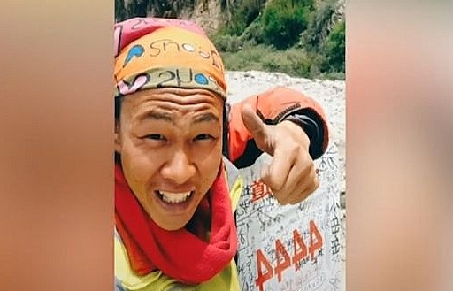 Chàng trai 20 tuổi với dự định đi bộ vòng quanh thế giới