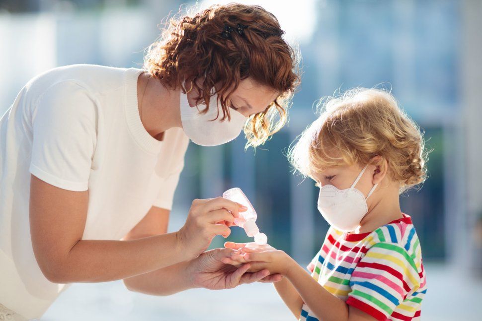 mui tre em co nhieu virus corona gap 100 lan nguoi lon