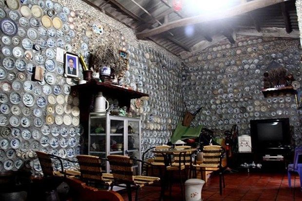 nguoi dan ong viet nam len bao nuoc ngoai vi dung 10000 do co trang tri nha