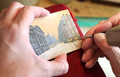 Siêu phẩm hội họa nằm gọn trong lòng bàn tay