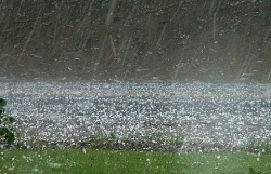 Dự báo thời tiết đêm nay và ngày mai (19-20/8): Cả nước mưa rào và dông rải rác, cảnh báo lũ quét, sạt lở đất; Tin cơn bão số 4