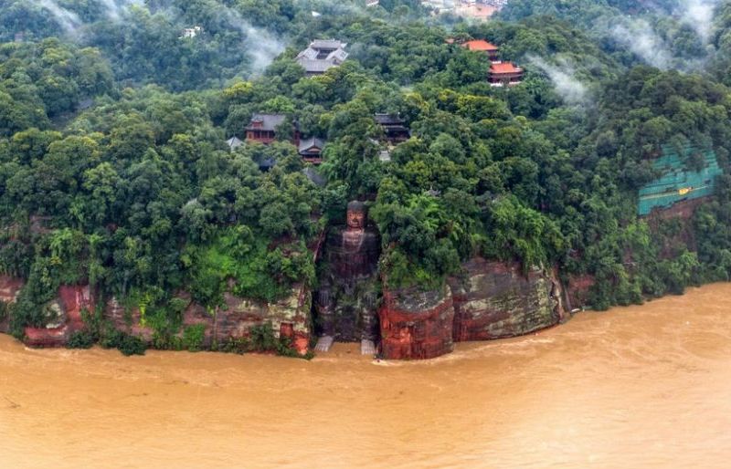 Hình ảnh lũ lụt ở Trung Quốc: Nước sông Trường Giang cao kỷ lục, đập Tam Hiệp mở 11 cửa xả