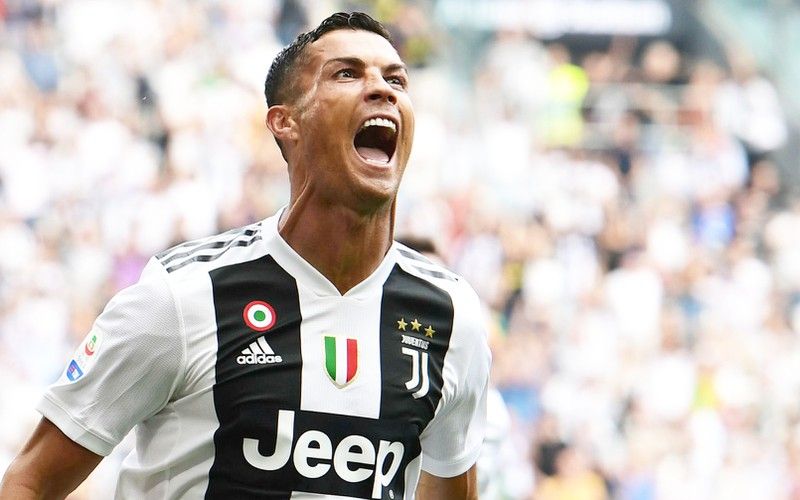 Ronaldo là cầu thủ kiếm tiền giỏi nhất thế giới. (Nguồn: Getty Images) 3949-top-10-cau-thu-luong-cao-nhat-the-gioi-fuci