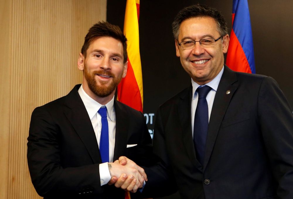 Chủ tịch Bartomeu sẽ từ chức nếu Messi công khai yêu cầu và cam kết ở lại. (Nguồn: Reuters) 0533-adc8fe15-f3af-4bab-ac83-056d24c971c2