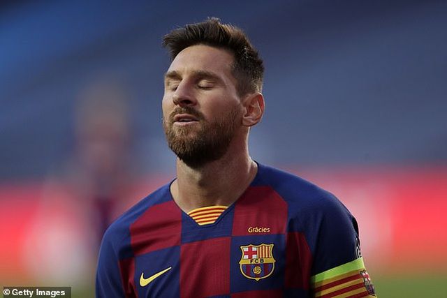 canh cua roi barcelona cua messi dong sap