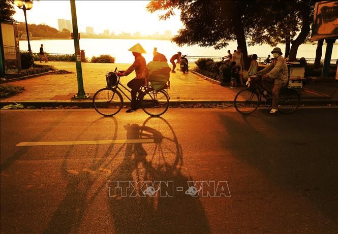 ha noi diu dang trong nang vang dau thu